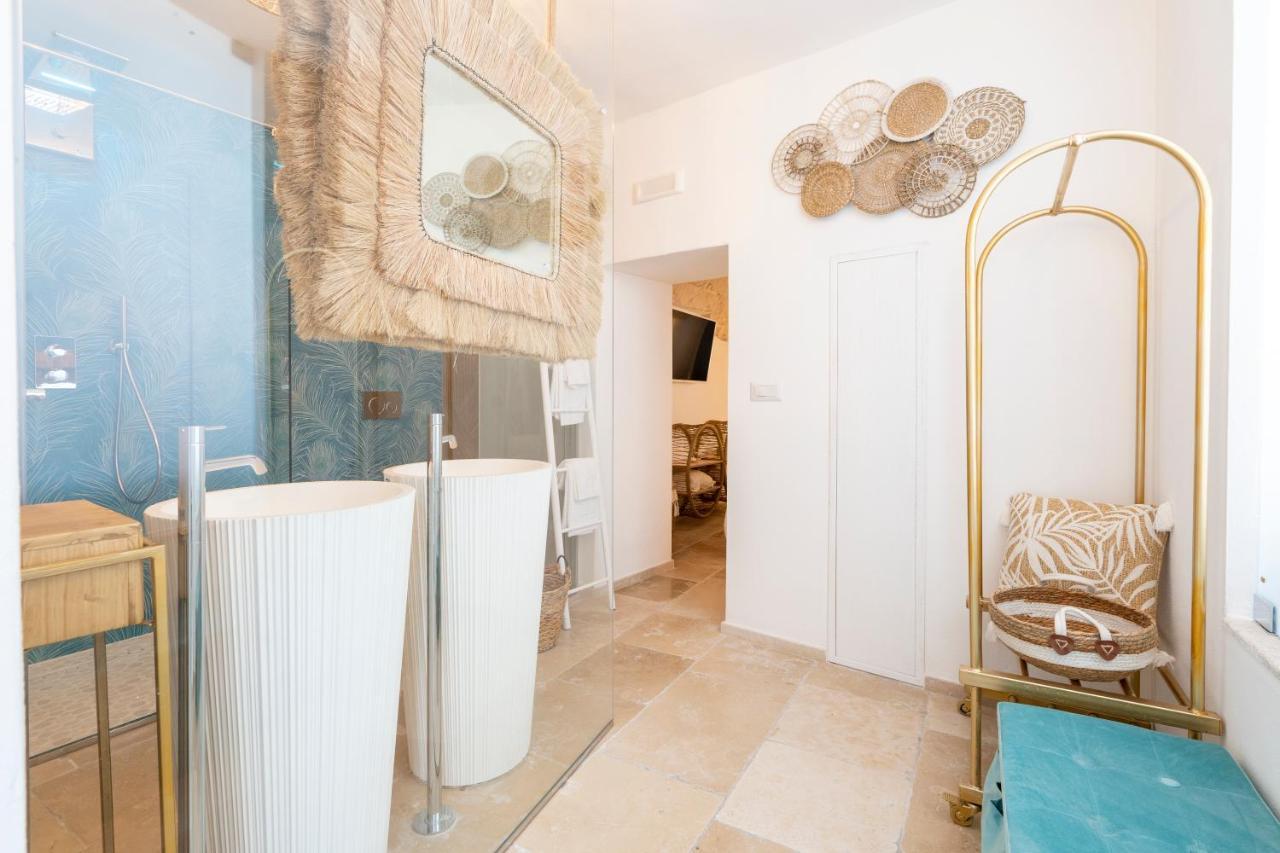 Apulia Charming Suites - Casa Lonfo Suite Sole モノーポリ エクステリア 写真